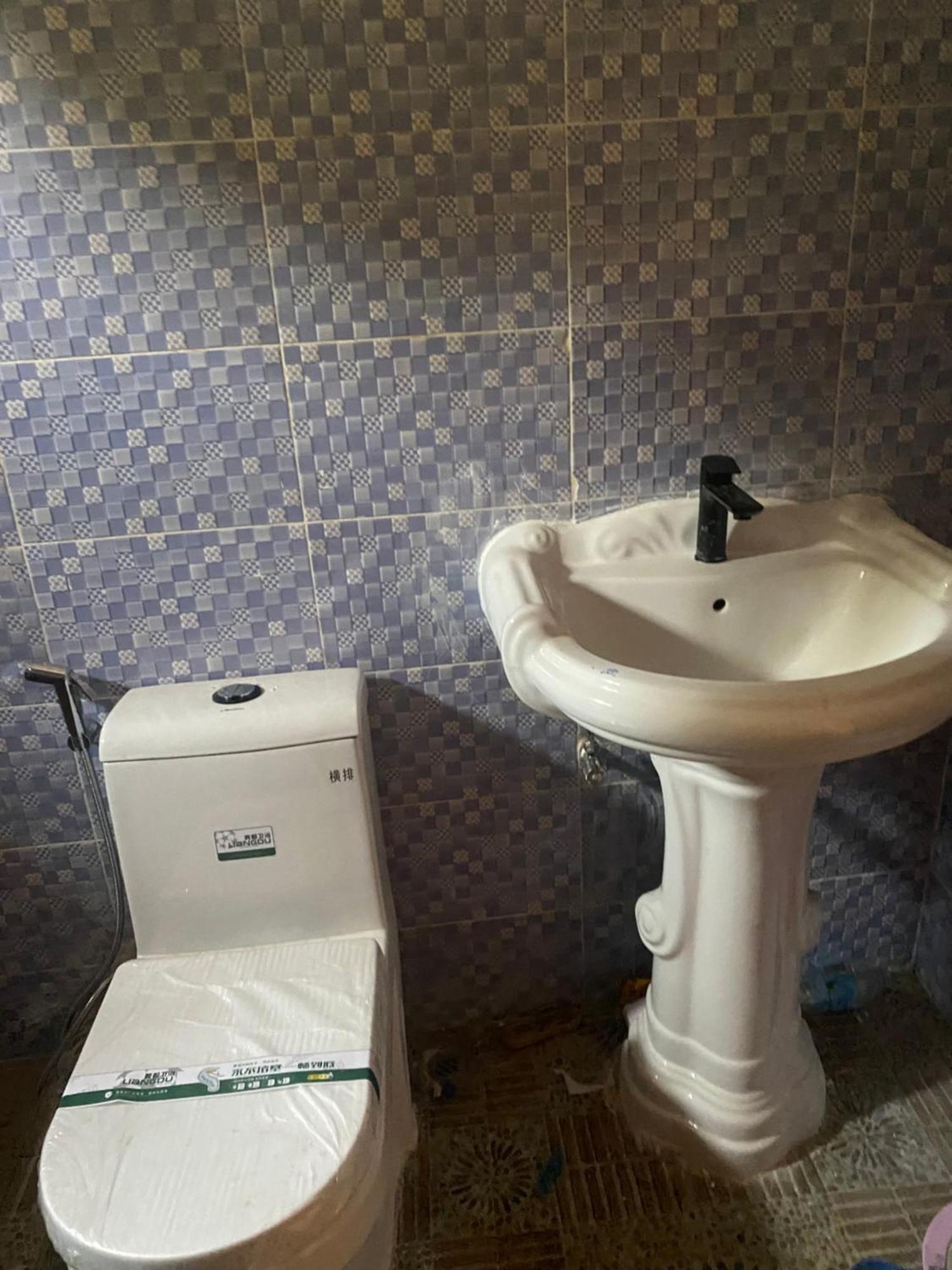 Debora Guest House Freetown Bagian luar foto