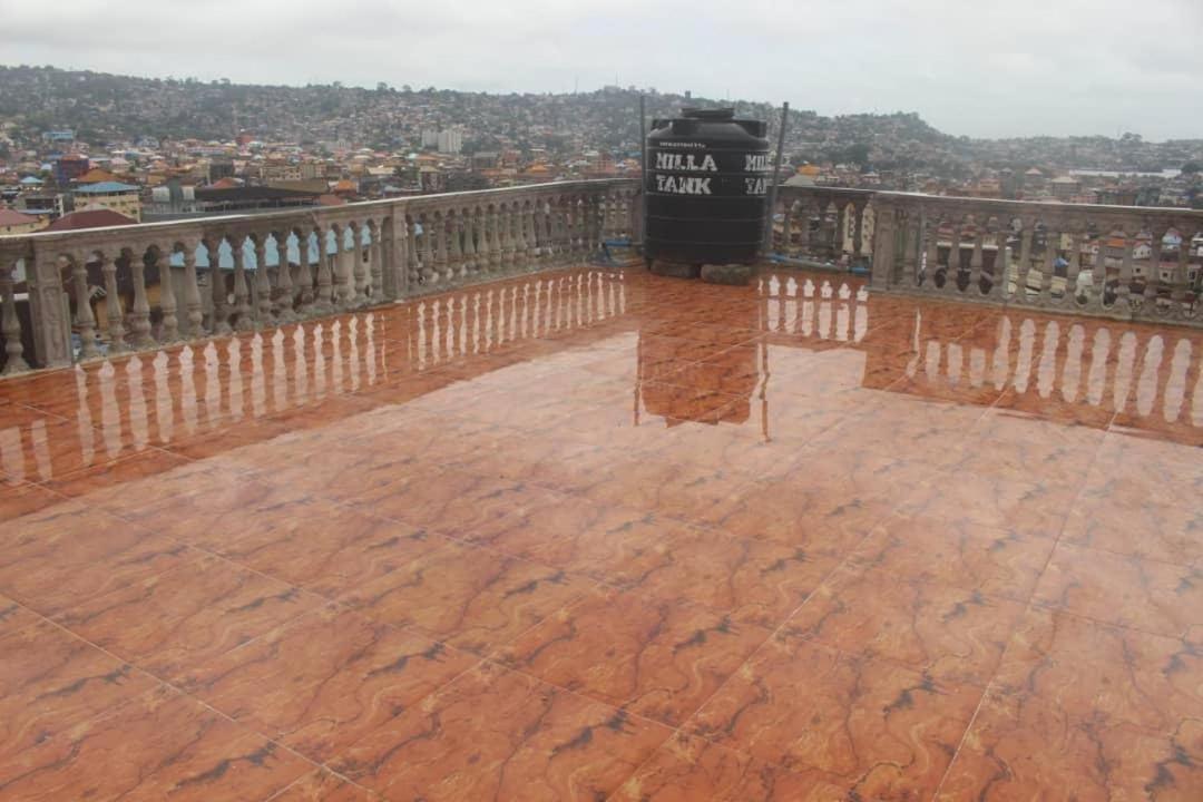 Debora Guest House Freetown Bagian luar foto