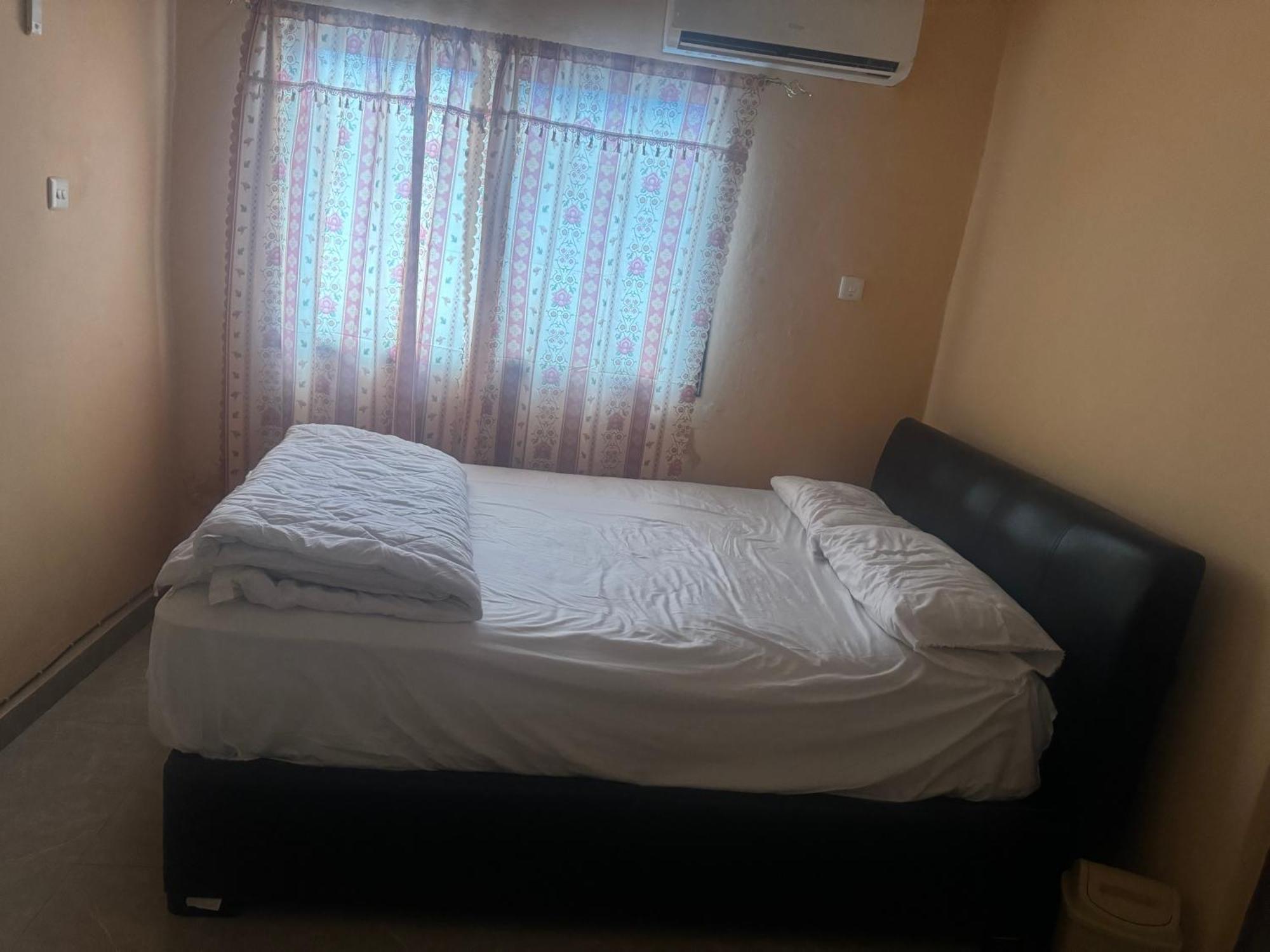 Debora Guest House Freetown Bagian luar foto