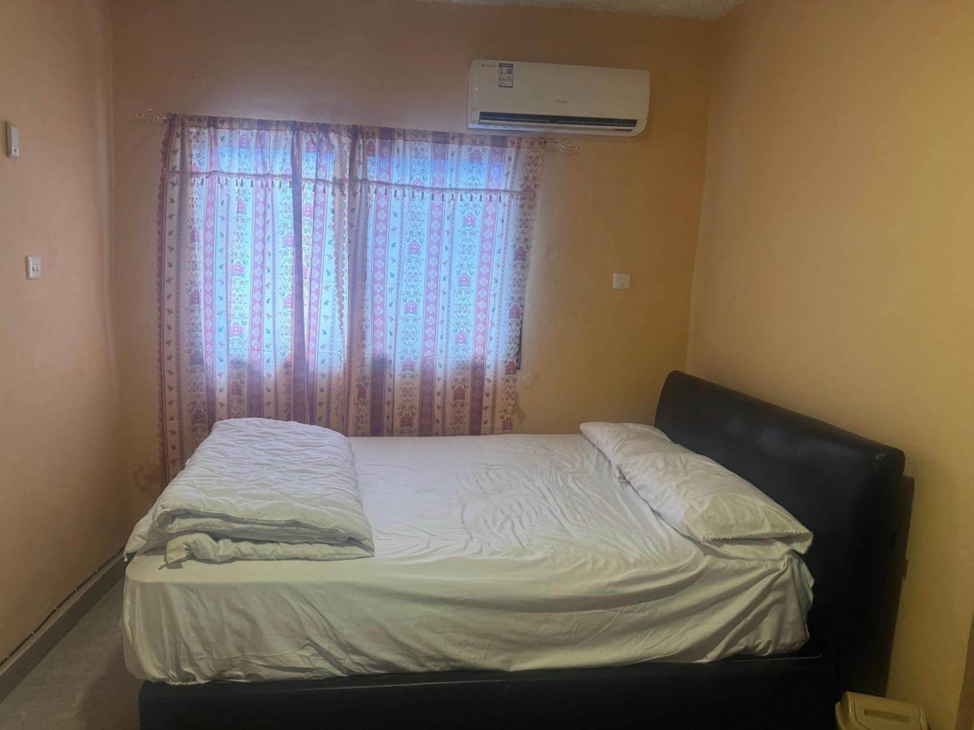 Debora Guest House Freetown Bagian luar foto