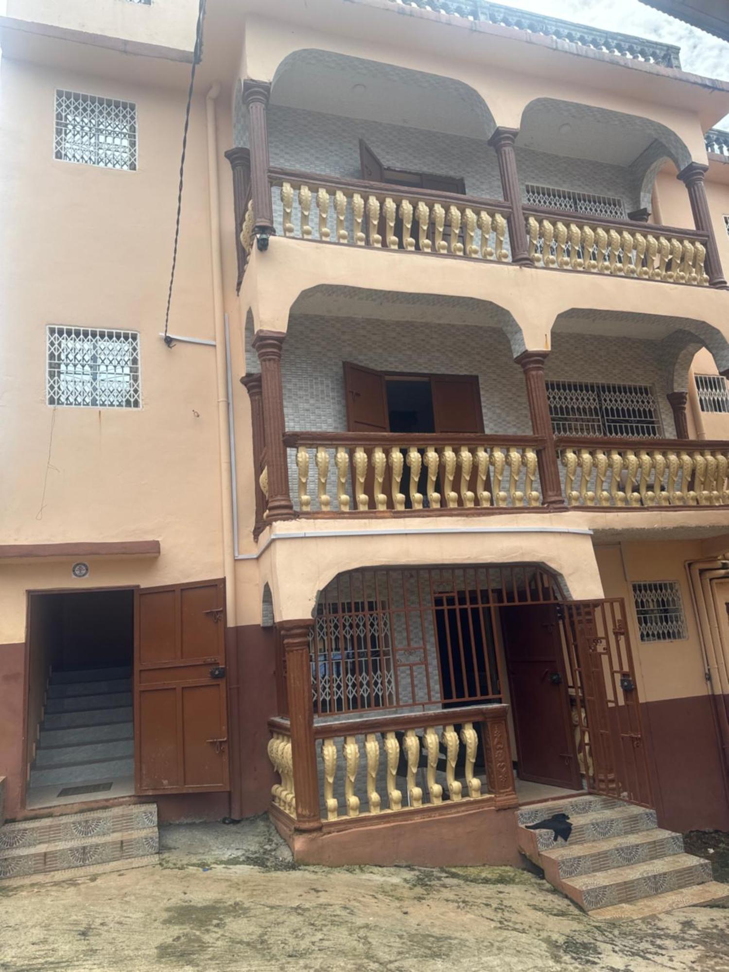 Debora Guest House Freetown Bagian luar foto